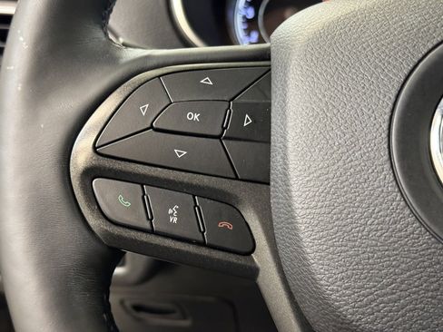 Used 2019 Jeep Cherokee Trailhawk w/ Cold Weather Group image 31