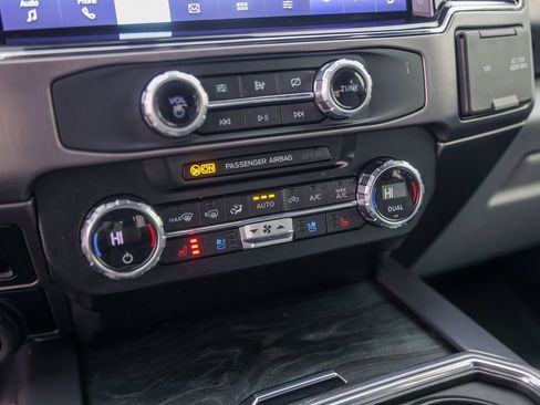 Used 2022 Ford F350 Limited image 20