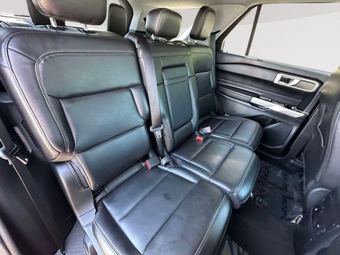 Used 2023 Ford Explorer XLT w/ Equipment Group 202A AWD/4WD image 32