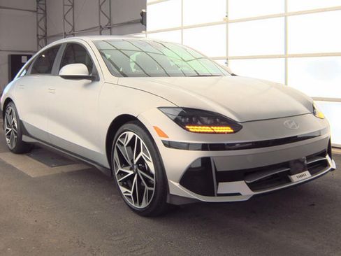Used 2024 Hyundai Ioniq 6 SEL AWD/4WD image 2