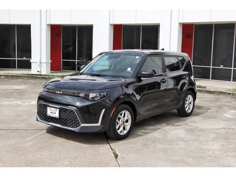 Certified 2023 Kia Soul S FWD image 3