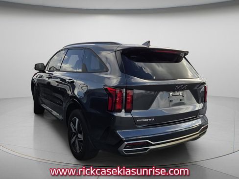 Used 2023 Kia Sorento S FWD image 6