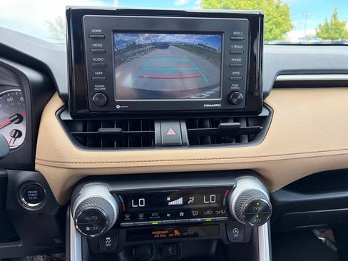 Used 2021 Toyota RAV4 XLE w/ Carpet Mat Package (TMS) AWD/4WD image 28