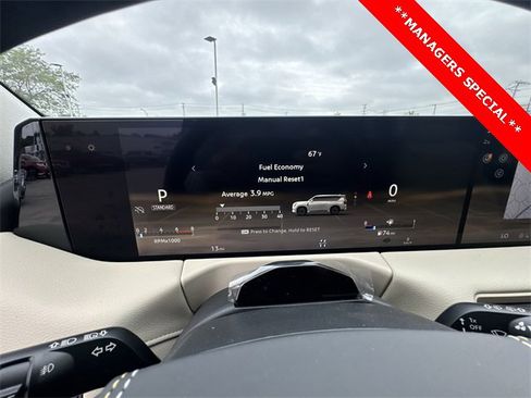 New 2025 Nissan Armada Platinum Reserve image 15