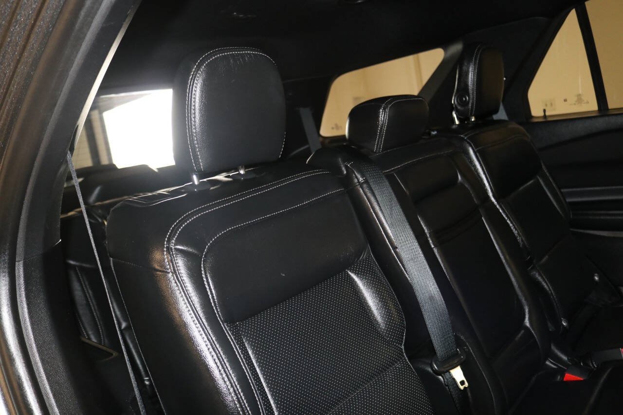 Used 2020 Ford Explorer XLT RWD image 85