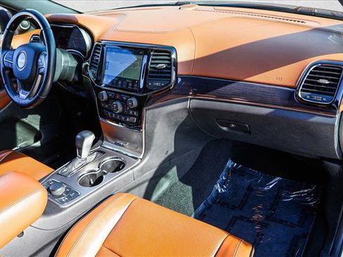 Used 2021 Jeep Grand Cherokee Overland AWD/4WD image 27