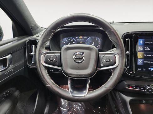 Used 2021 Volvo XC40 T5 R-Design w/ Climate Package AWD/4WD image 12