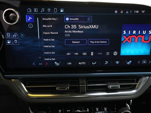 Used 2024 Chevrolet Equinox EV LT image 26