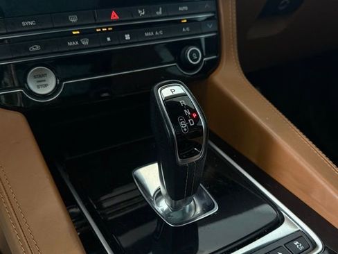 Used 2020 Jaguar F-PACE SVR image 36