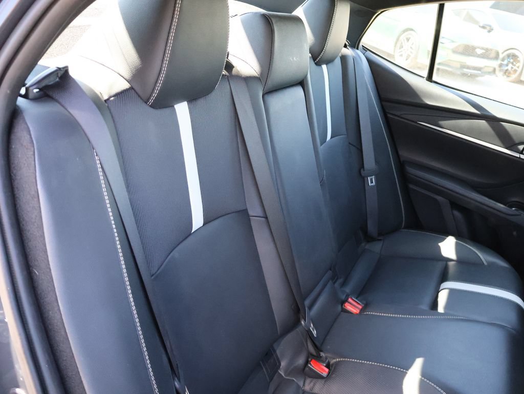 Used 2025 Toyota Camry SE FWD image 31