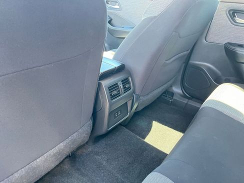 Used 2023 Nissan Rogue SV image 62