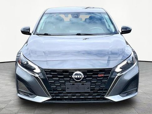 Used 2024 Nissan Altima 2.5 SR image 2
