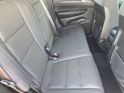 Used 2020 Jeep Grand Cherokee Laredo image 17