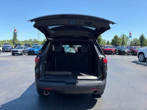 Used 2023 Chevrolet Traverse LT AWD/4WD image 17