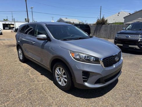 Used 2020 Kia Sorento LX FWD image 4