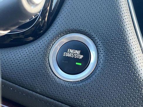 Used 2019 Cadillac XT5 Luxury image 9