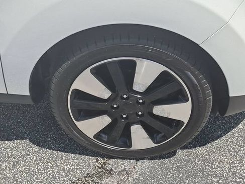Used 2018 Kia Soul + FWD image 26