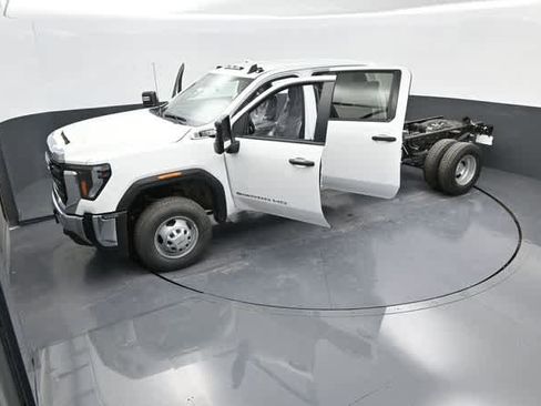 New 2025 GMC Sierra 3500 Pro w/ Convenience Package image 56