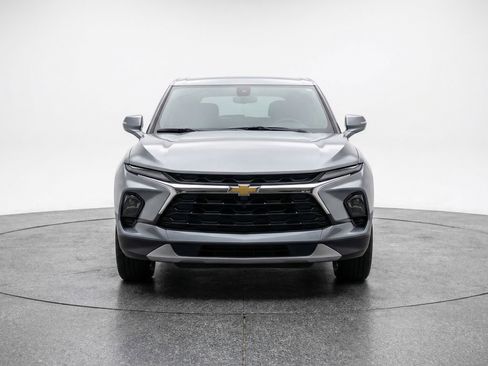Used 2025 Chevrolet Blazer LT image 2
