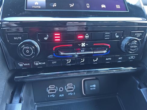 New 2025 Jeep Grand Cherokee Laredo image 22