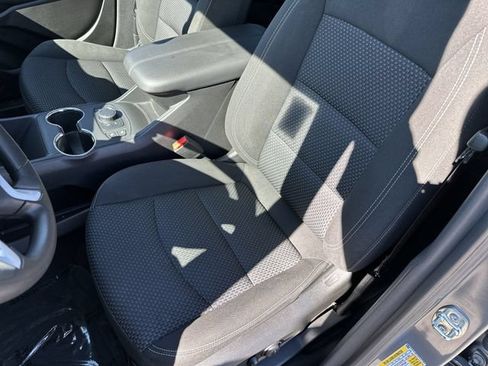 Certified 2024 GMC Terrain SLE w/ Driver Convenience Package FWD image 15