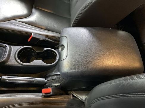 Used 2016 Jeep Wrangler Unlimited Rubicon w/ Connectivity Group image 18