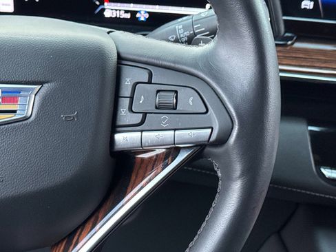 Used 2024 Cadillac Escalade Luxury image 8