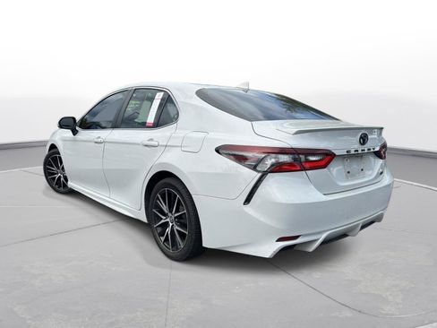Used 2022 Toyota Camry SE w/ Convenience Package FWD image 8