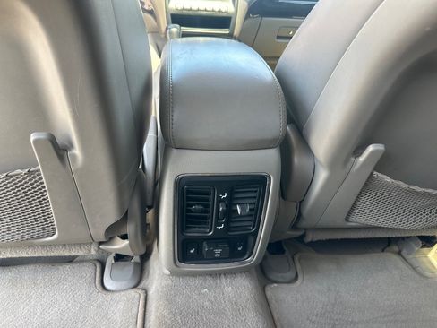 Used 2011 Dodge Durango Crew w/ Trailer Tow Group IV image 31