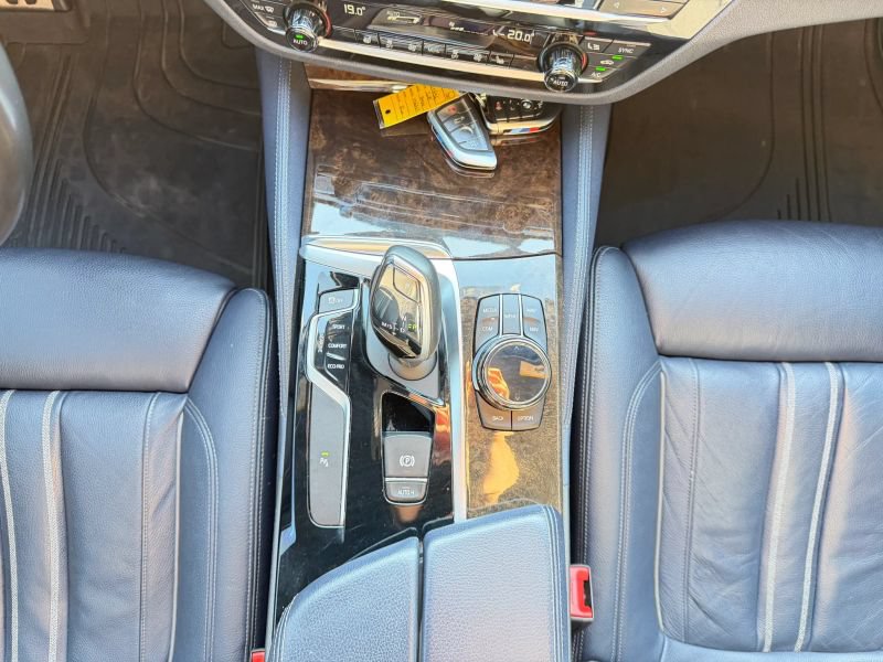 Used 2018 BMW M550i xDrive AWD/4WD image 25