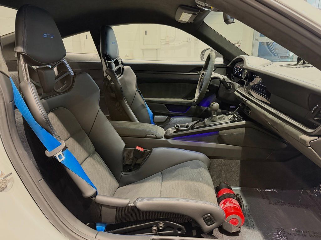 Used 2022 Porsche 911 GT3 w/ Extended Leather Package RWD image 46