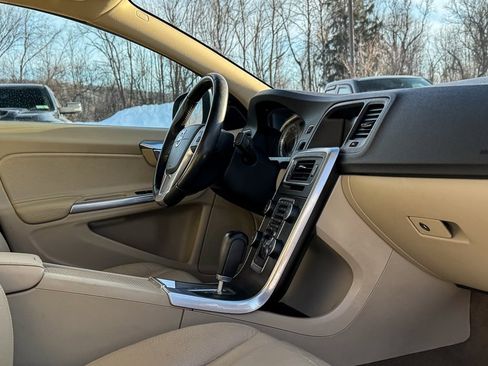 Used 2011 Volvo S60 T6 image 9