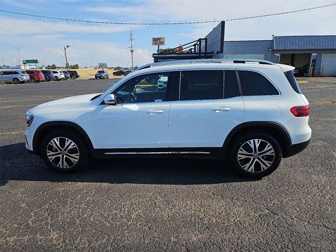 New 2025 Mercedes-Benz GLB 250 image 3