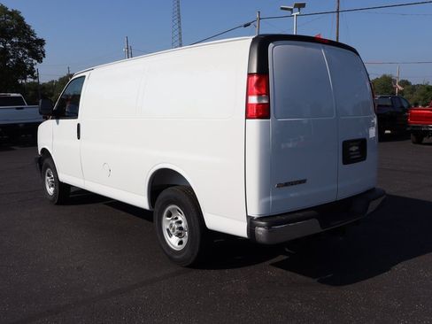 New 2025 Chevrolet Express 2500 Work Van w/ Driver Convenience Package image 27
