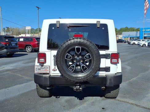 Used 2017 Jeep Wrangler Unlimited Sahara image 16