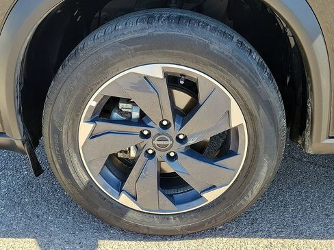 Used 2025 Nissan Rogue SV FWD image 17