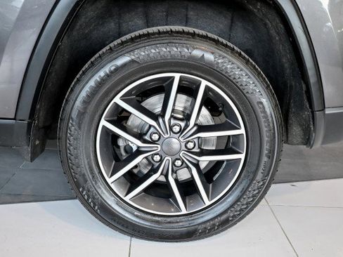 Used 2019 Jeep Grand Cherokee Limited w/ Luxury Group II image 43