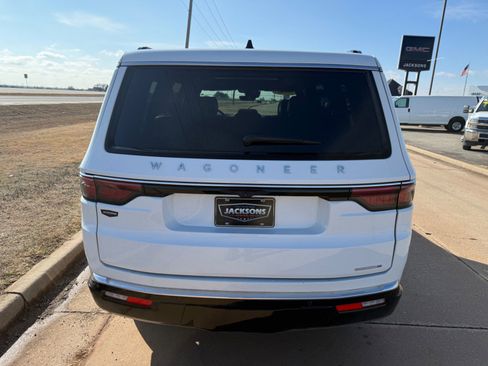 Used 2024 Jeep Wagoneer Series II w/ Premium Group I image 4