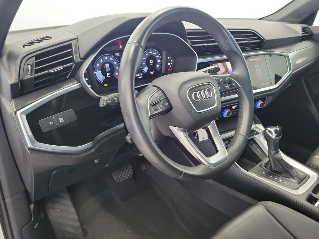 Used 2025 Audi Q3 2.0T Premium AWD/4WD image 21