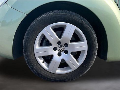 Used 2007 Volkswagen Beetle Convertible w/ Package 1 FWD image 29