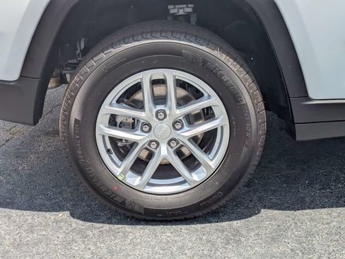 New 2026 Jeep Grand Cherokee Laredo X RWD image 12