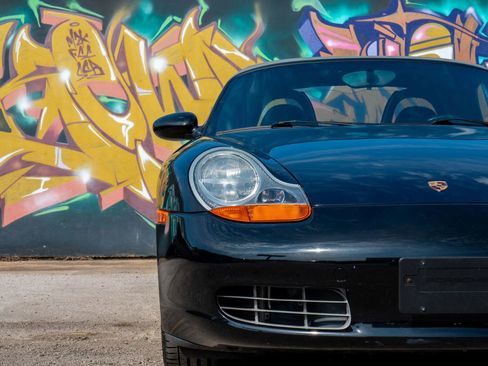 Used 2000 Porsche Boxster RWD image 19