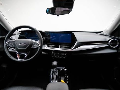 Used 2025 Chevrolet Trax ACTIV w/ Driver Confidence Package FWD image 27