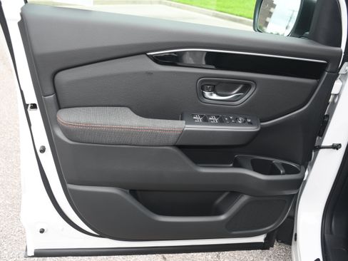 New 2026 Honda Pilot Sport image 5