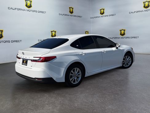 Used 2025 Toyota Camry LE FWD image 5