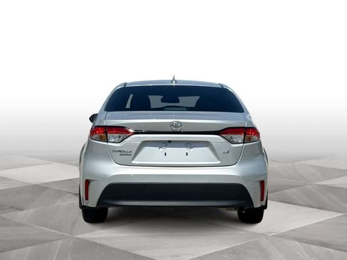 Used 2025 Toyota Corolla LE FWD image 7