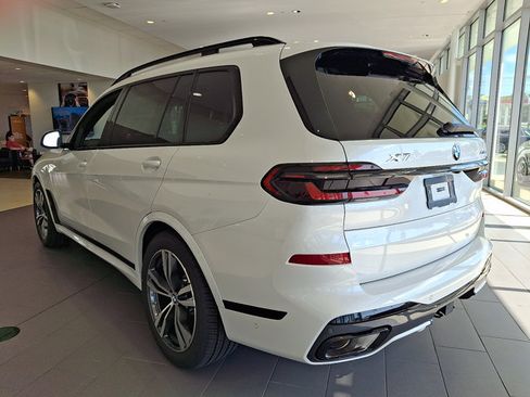 New 2027 BMW X7 xDrive40i w/ M Sport Package AWD/4WD image 4