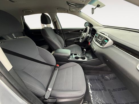Used 2018 Kia Sorento L FWD image 16