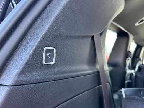 New 2026 Chrysler Pacifica Limited AWD/4WD image 12