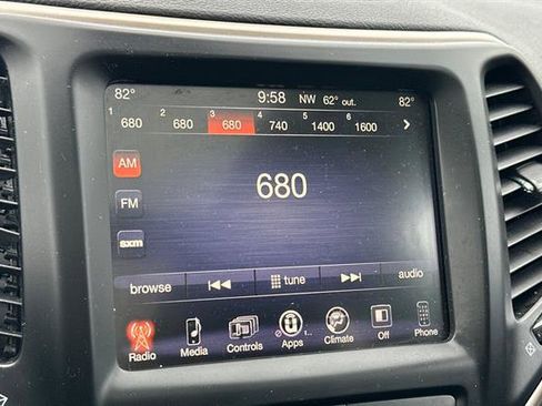 Used 2015 Jeep Cherokee Latitude w/ Comfort/Convenience Group image 20